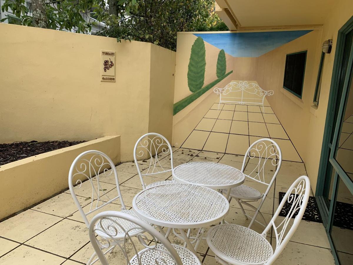 Tuscany Gardens Motor Lodge Нельсон Экстерьер фото